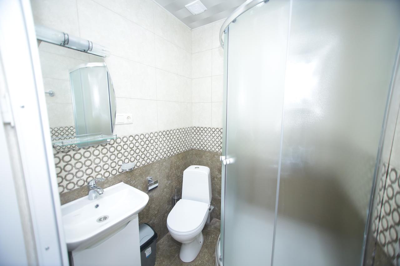 Four Rooms Тбілісі Екстер'єр фото