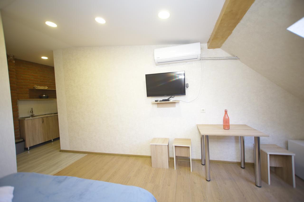 Four Rooms Тбілісі Екстер'єр фото
